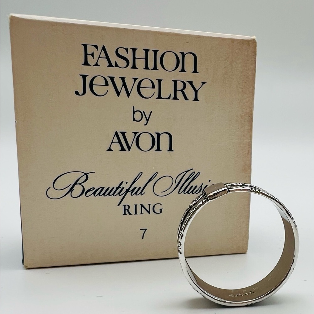 Vintage Avon Beautiful Illusion Ring Size 7 Silver Tone 1980 - Picture 2 of 5